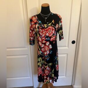 Investments Petite floral knit Size PL